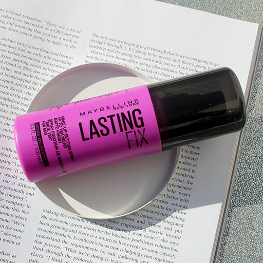 Maybelline makeup fixer spray for last longing makeup