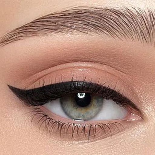 Different ways to apply cat eyeliner