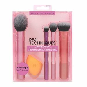 Real Techniques Everyday Essentials Kit Makeup Brush Set With Beauity Blender